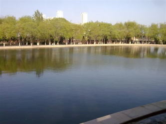 燕鳴湖（燕山大学のキャンパスにある湖）