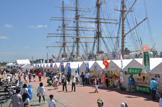 sea級グルメ全国大会会場風景（出店会場）