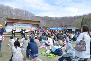 緑ケ丘公園まつり（にぎわう会場の様子）