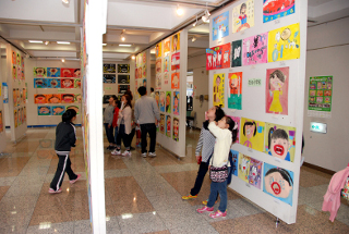 図画・ポスターの展示