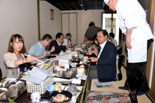 販売開始試食会