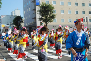 とまこまい港まつり　市民踊り