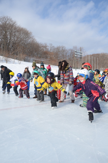 写真：チビッコスケート大会